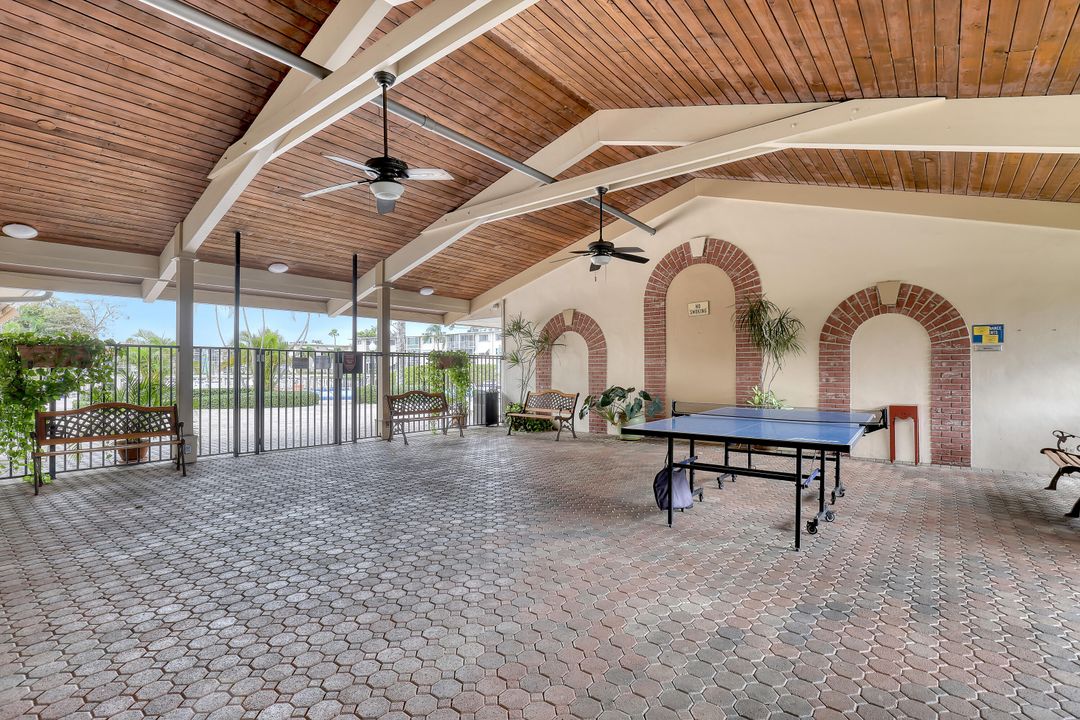 Active With Contract: $95,000 (2 beds, 1 baths, 894 Square Feet)