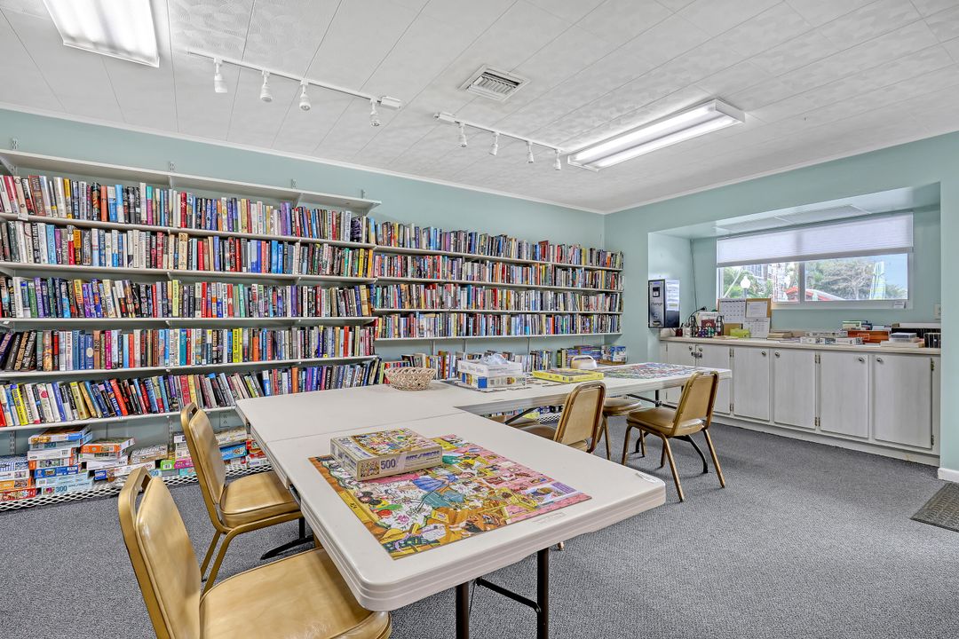 Active With Contract: $95,000 (2 beds, 1 baths, 894 Square Feet)