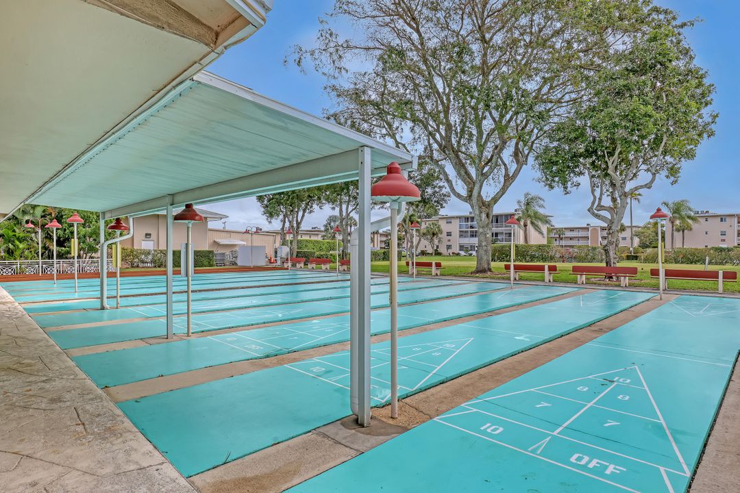 Active With Contract: $95,000 (2 beds, 1 baths, 894 Square Feet)