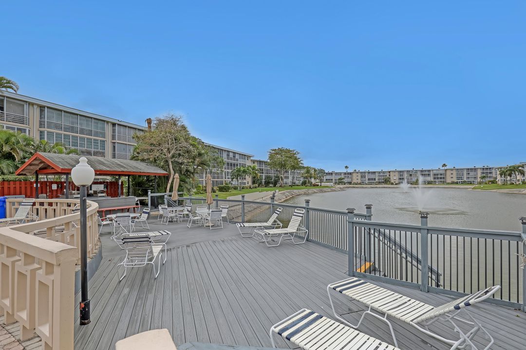 Active With Contract: $95,000 (2 beds, 1 baths, 894 Square Feet)