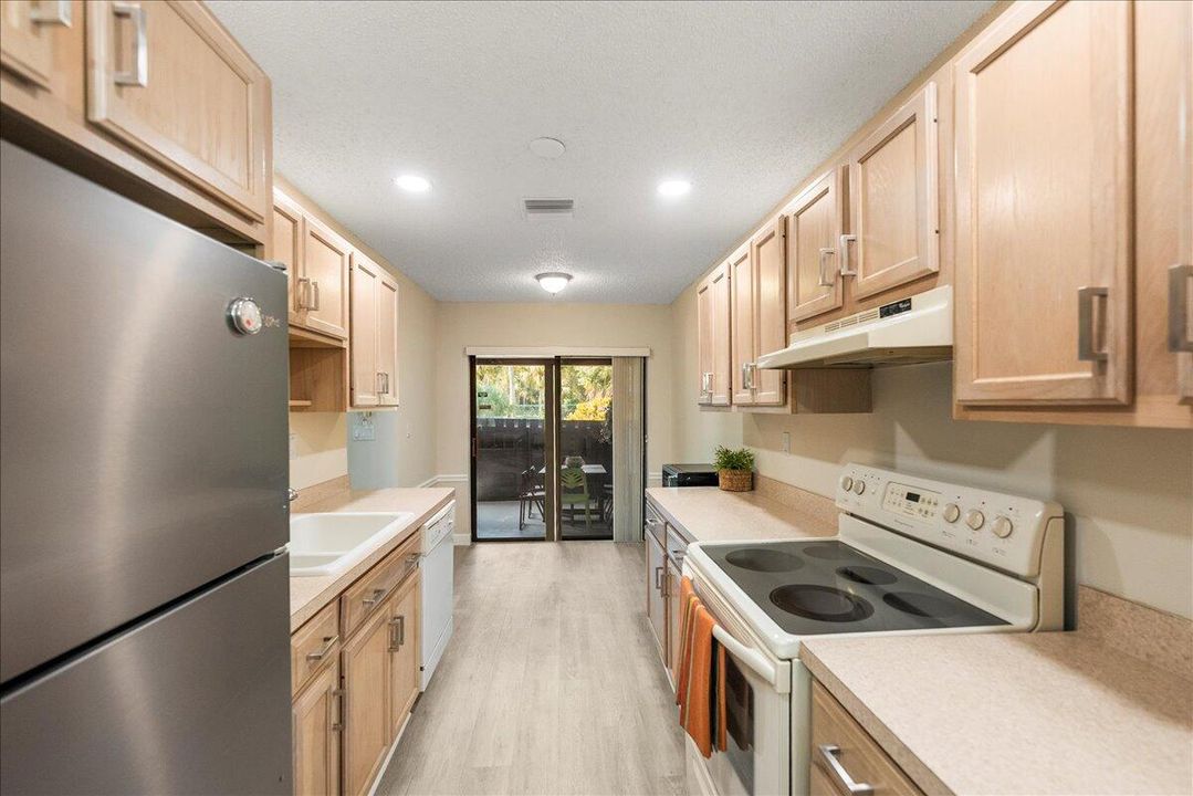 For Sale: $219,900 (2 beds, 2 baths, 1409 Square Feet)