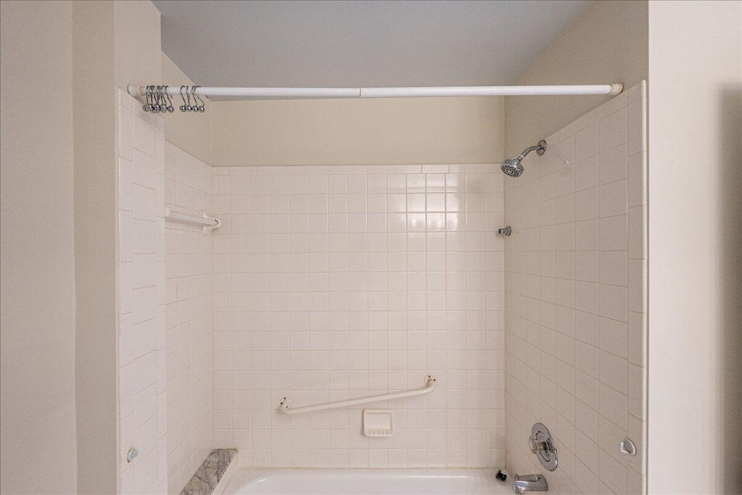 For Sale: $219,900 (2 beds, 2 baths, 1409 Square Feet)