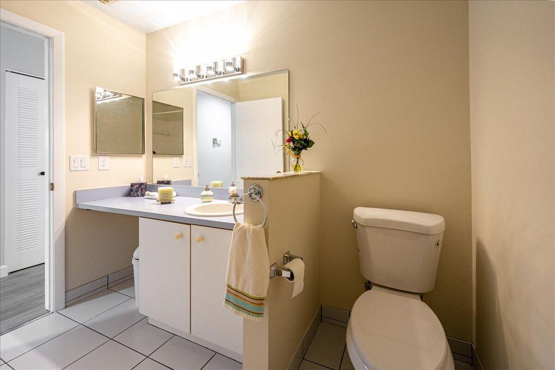 For Sale: $219,900 (2 beds, 2 baths, 1409 Square Feet)