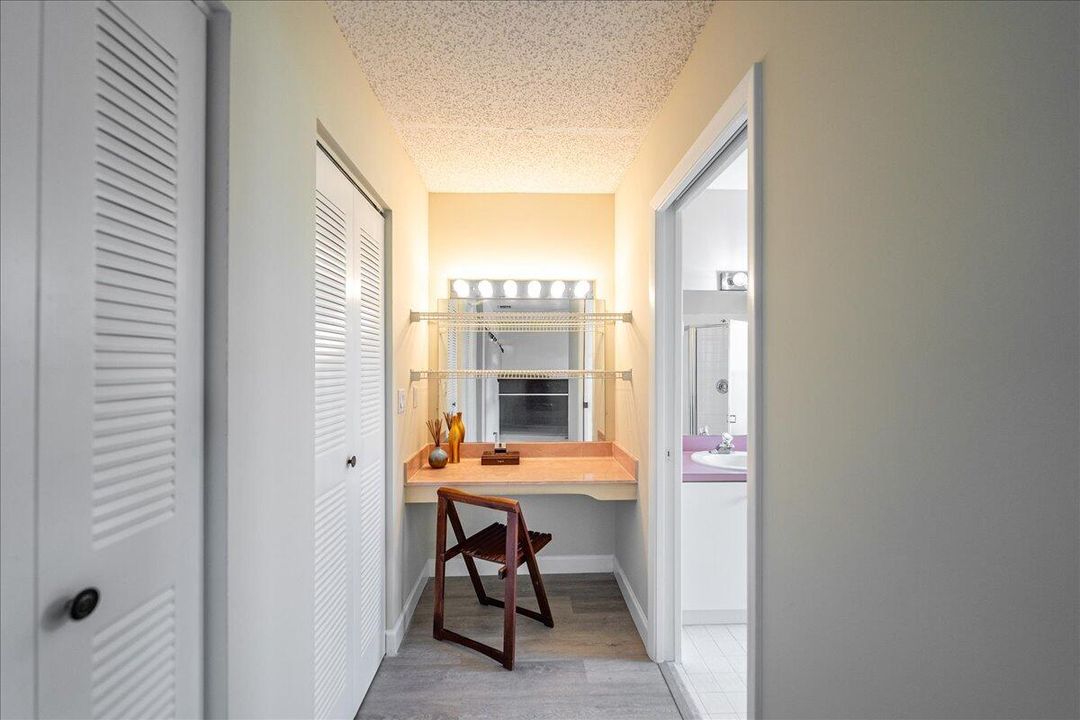 For Sale: $219,900 (2 beds, 2 baths, 1409 Square Feet)