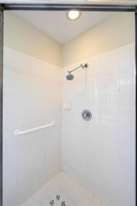 For Sale: $219,900 (2 beds, 2 baths, 1409 Square Feet)