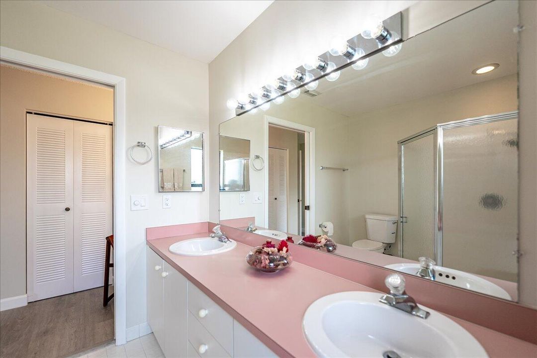 For Sale: $219,900 (2 beds, 2 baths, 1409 Square Feet)