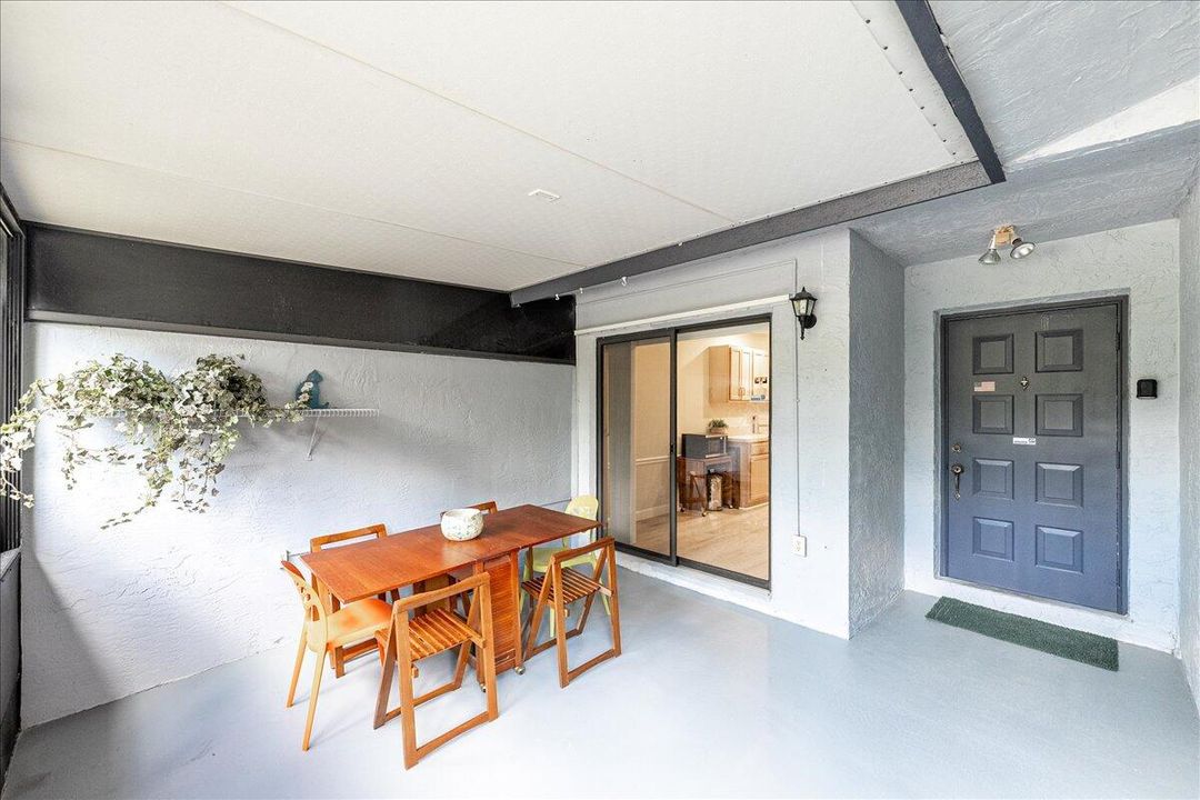 For Sale: $219,900 (2 beds, 2 baths, 1409 Square Feet)