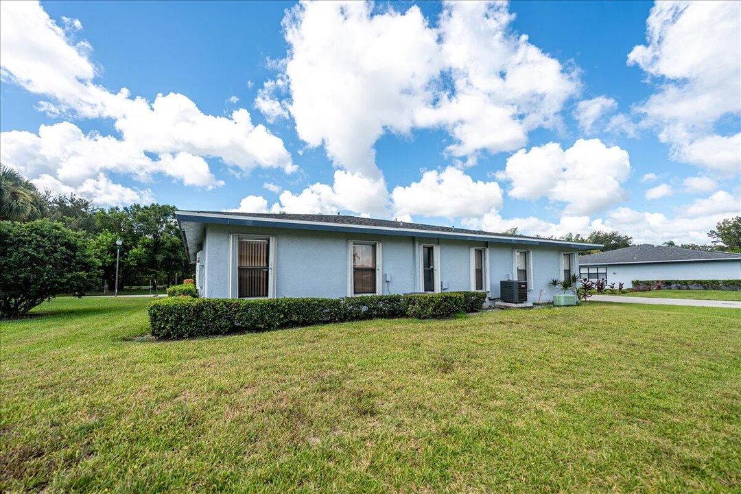 For Sale: $219,900 (2 beds, 2 baths, 1409 Square Feet)