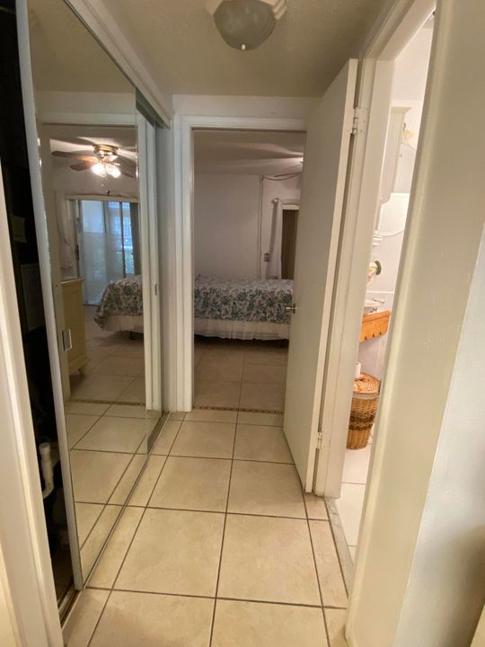 Active With Contract: $100,000 (1 beds, 1 baths, 646 Square Feet)