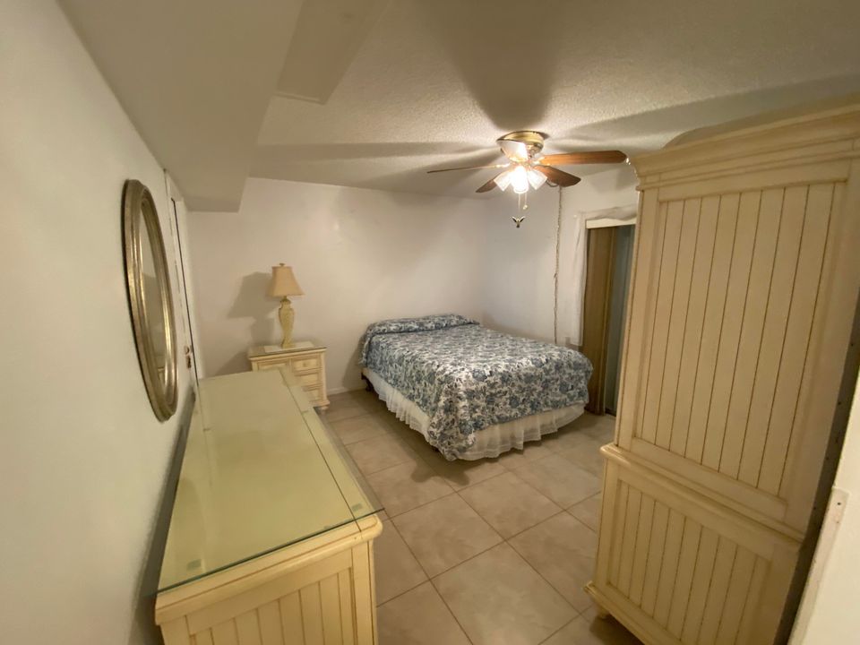 Active With Contract: $100,000 (1 beds, 1 baths, 646 Square Feet)