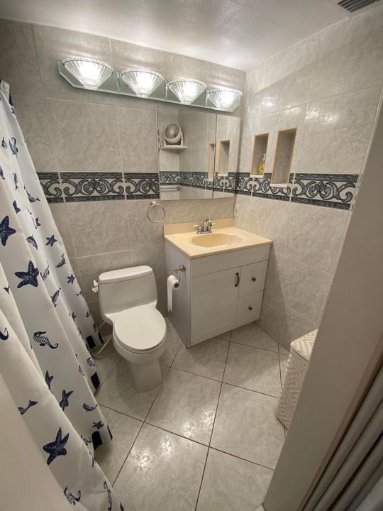 Active With Contract: $100,000 (1 beds, 1 baths, 646 Square Feet)