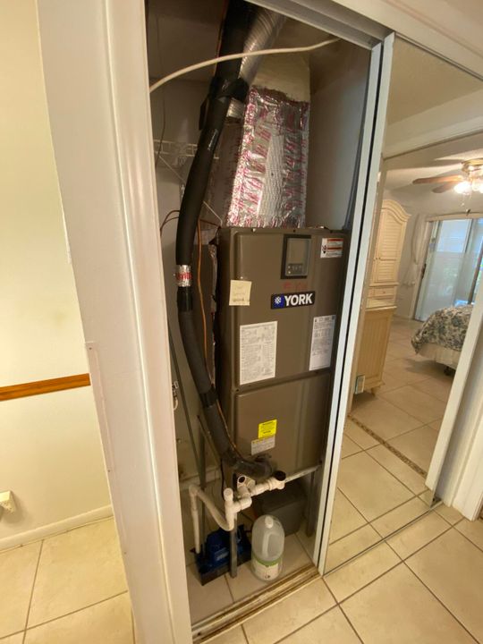 Active With Contract: $100,000 (1 beds, 1 baths, 646 Square Feet)