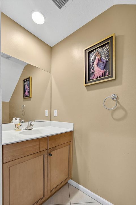 待售: $365,000 (3 贝兹, 2 浴室, 1715 平方英尺)