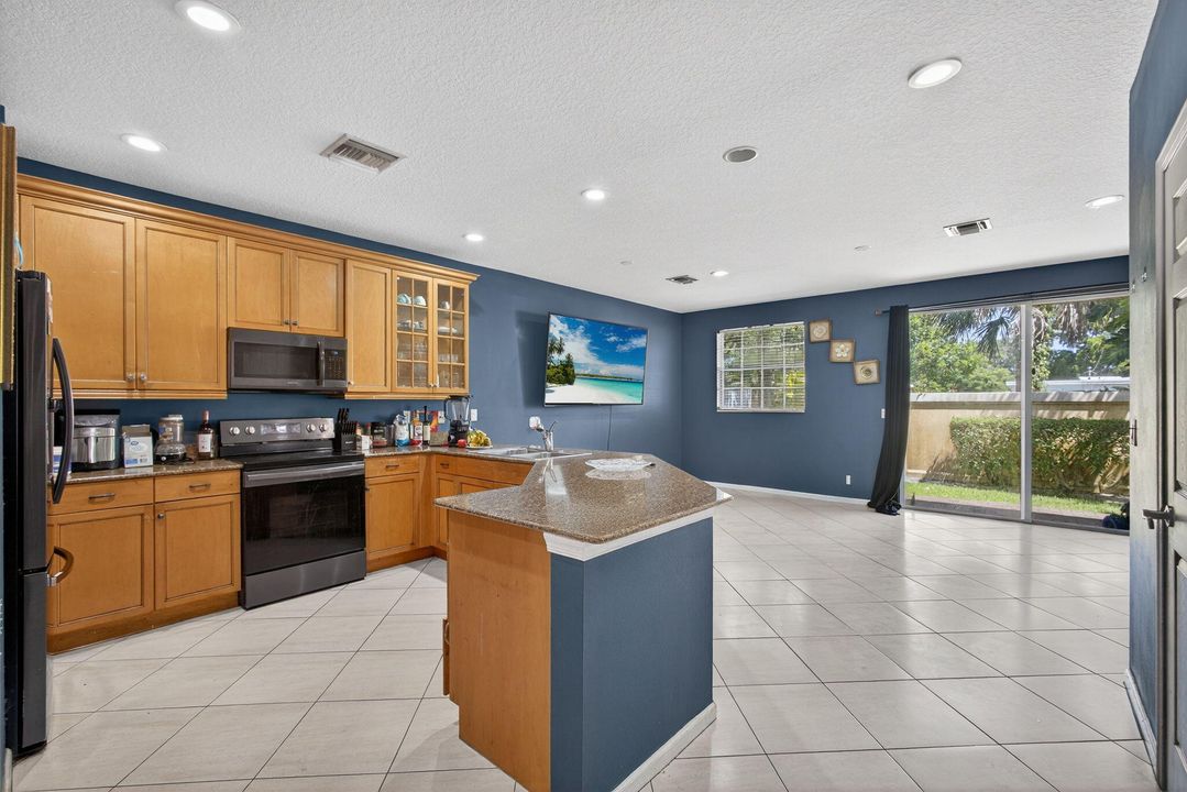 待售: $365,000 (3 贝兹, 2 浴室, 1715 平方英尺)