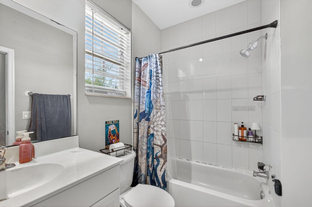 待售: $365,000 (3 贝兹, 2 浴室, 1715 平方英尺)