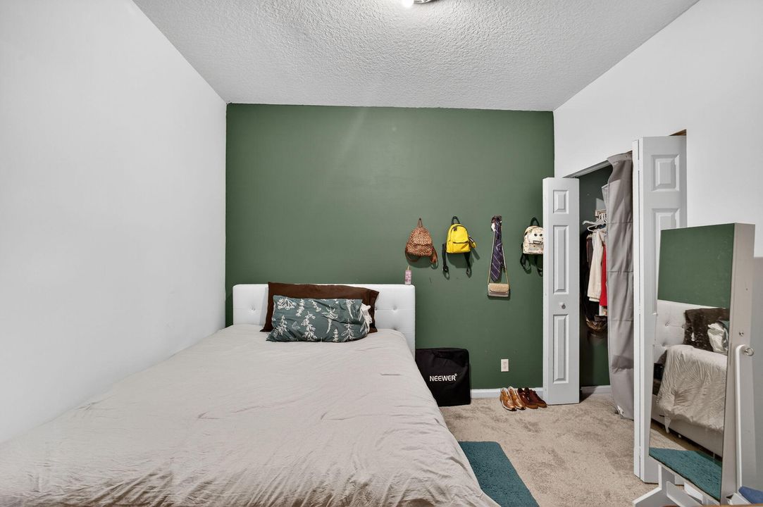 待售: $365,000 (3 贝兹, 2 浴室, 1715 平方英尺)