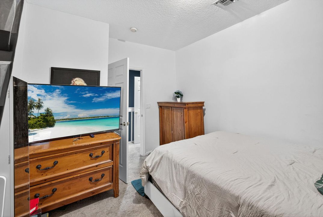 待售: $365,000 (3 贝兹, 2 浴室, 1715 平方英尺)