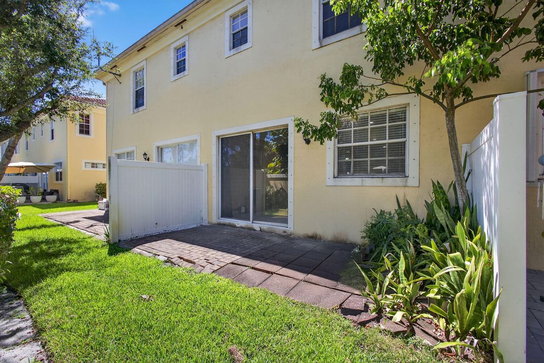 待售: $365,000 (3 贝兹, 2 浴室, 1715 平方英尺)