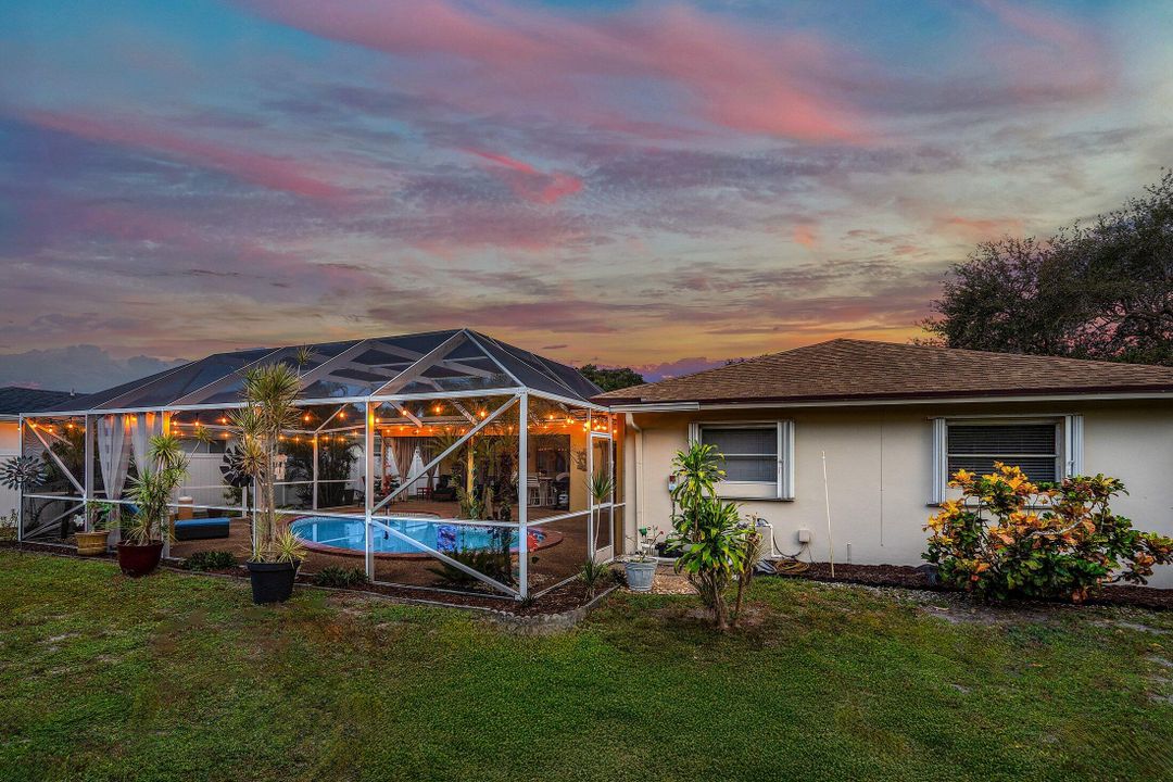 合同活跃: $970,000 (4 贝兹, 2 浴室, 2169 平方英尺)