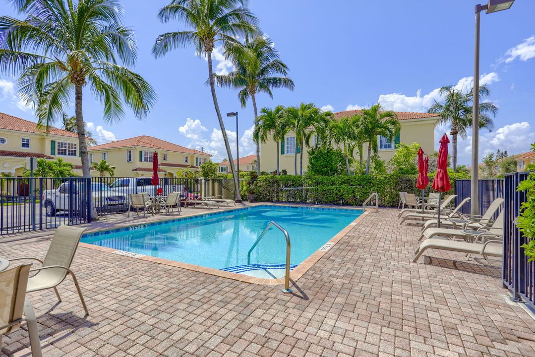 待售: $365,000 (3 贝兹, 2 浴室, 1715 平方英尺)