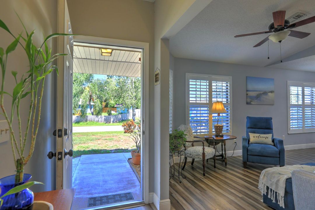 Active With Contract: $355,000 (2 beds, 2 baths, 1516 Square Feet)