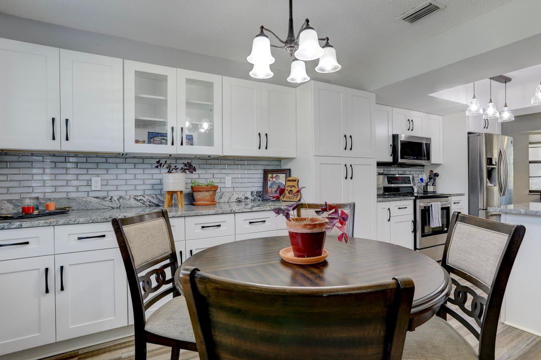 Active With Contract: $355,000 (2 beds, 2 baths, 1516 Square Feet)