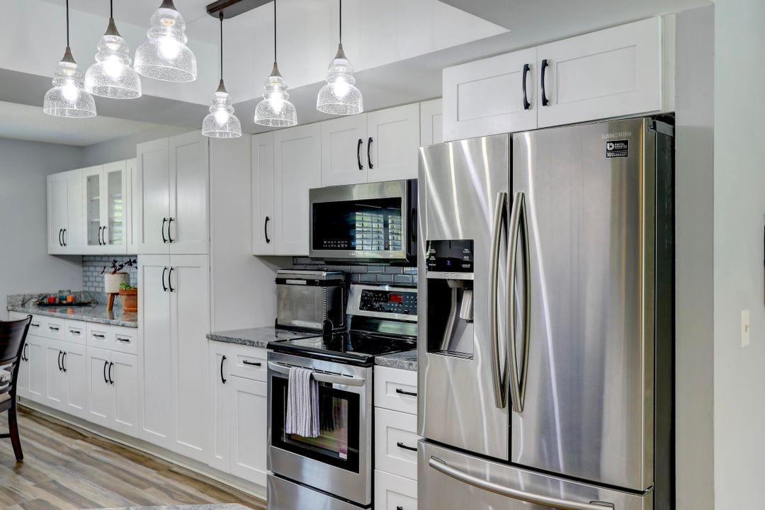 Active With Contract: $355,000 (2 beds, 2 baths, 1516 Square Feet)