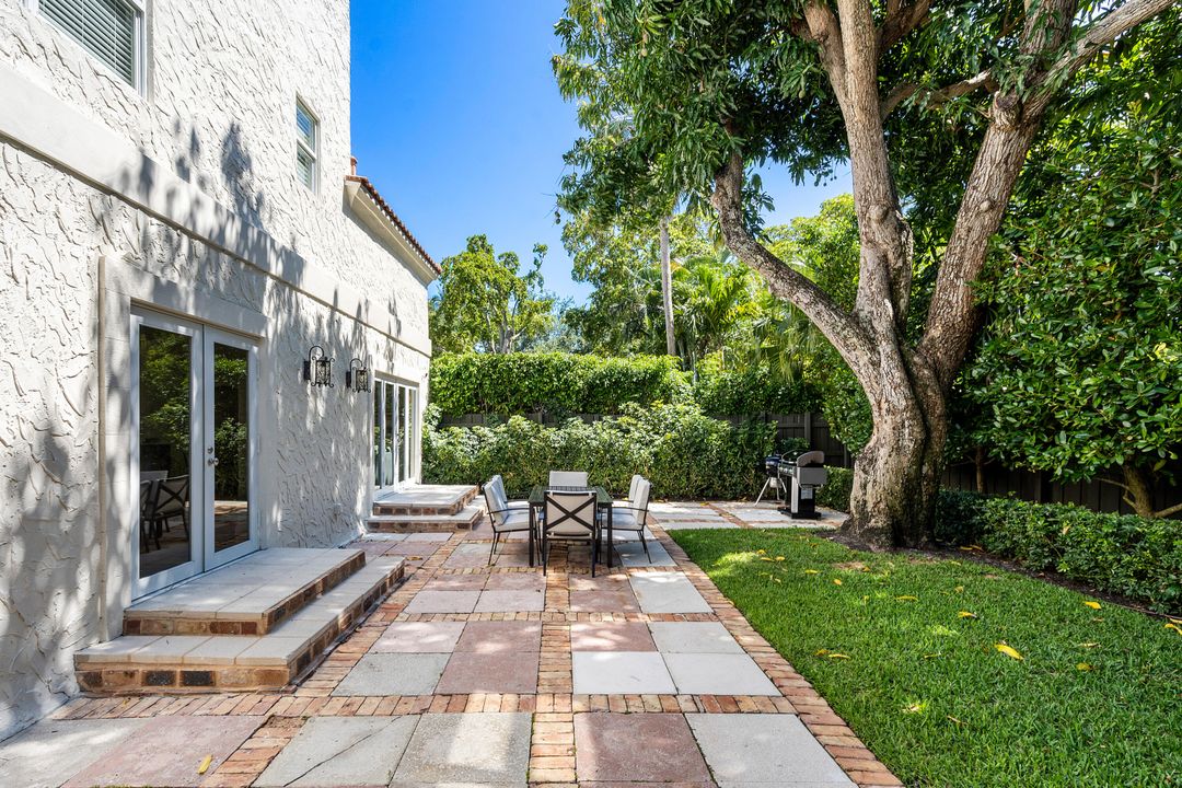 For Rent: $24,000 (3 beds, 2 baths, 2576 Square Feet)