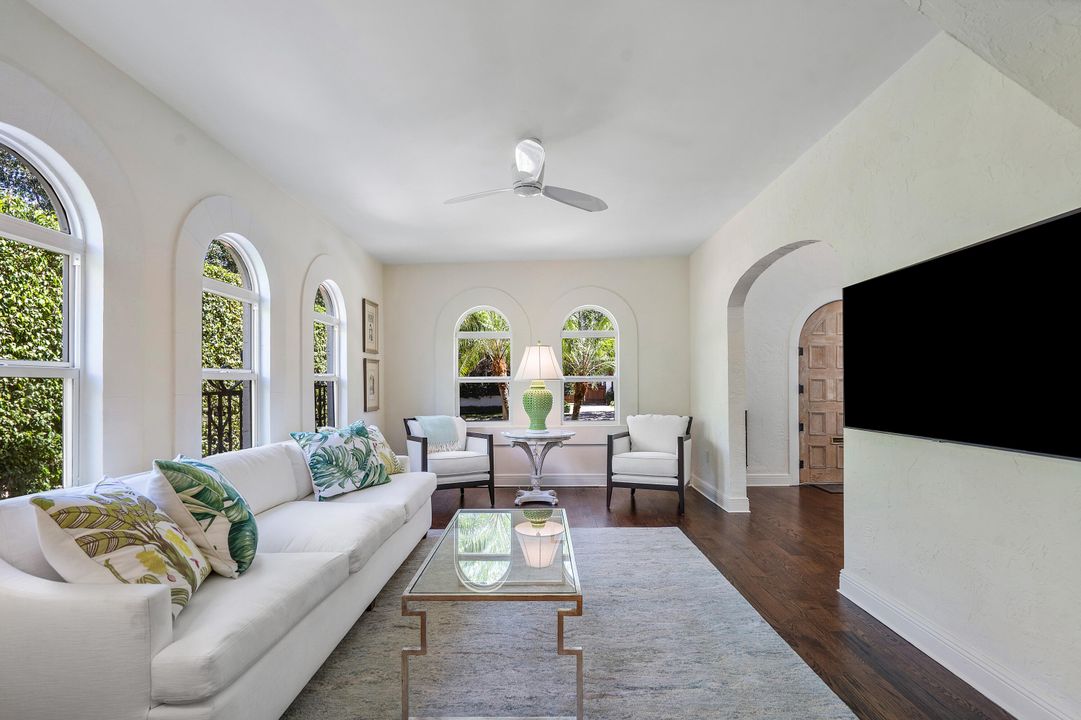 For Rent: $24,000 (3 beds, 2 baths, 2576 Square Feet)