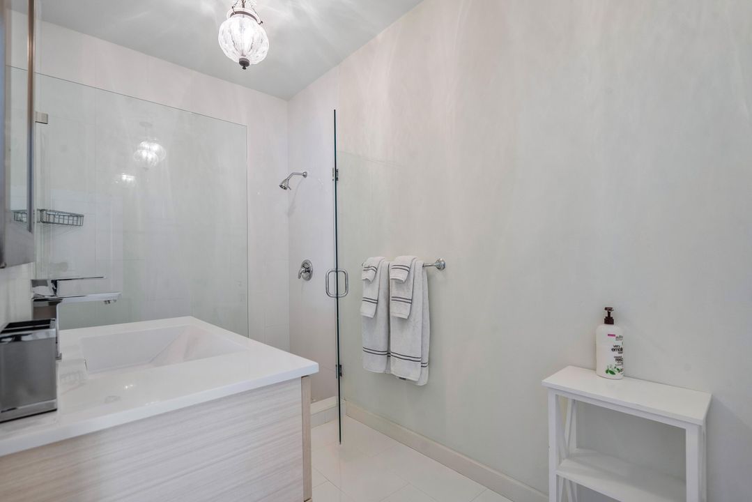 For Rent: $24,000 (3 beds, 2 baths, 2576 Square Feet)