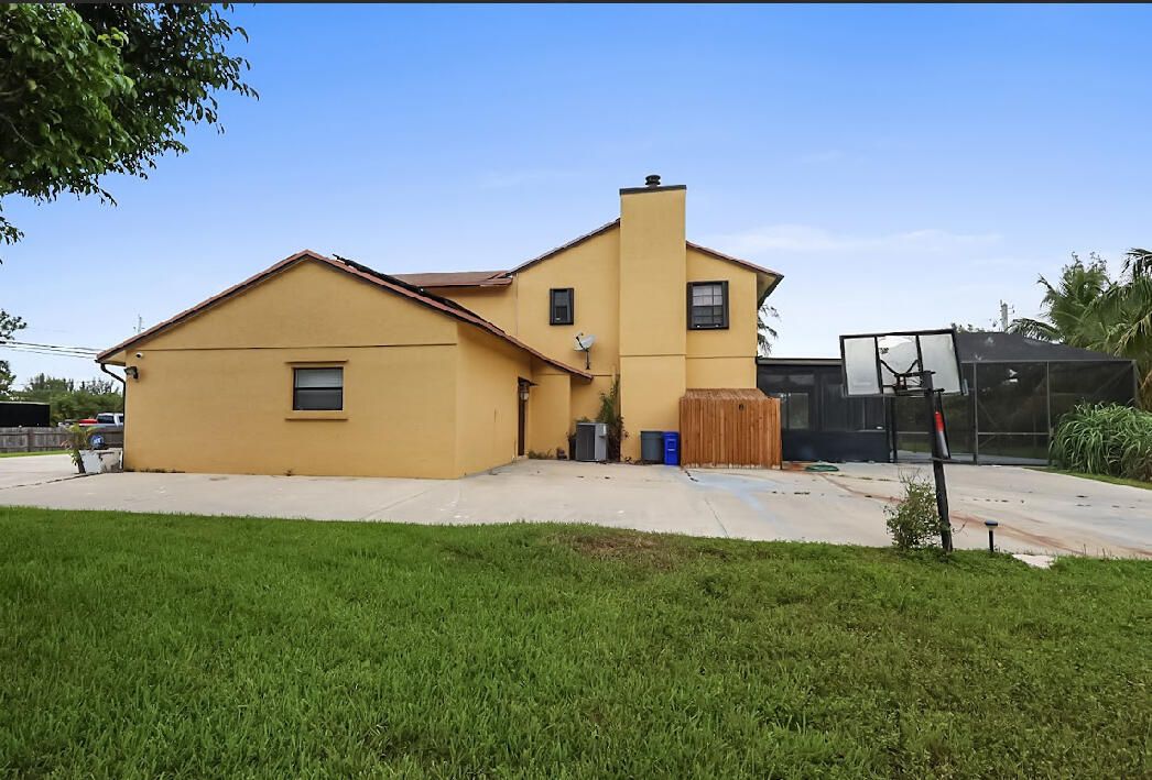 合同活跃: $675,000 (4 贝兹, 3 浴室, 2487 平方英尺)