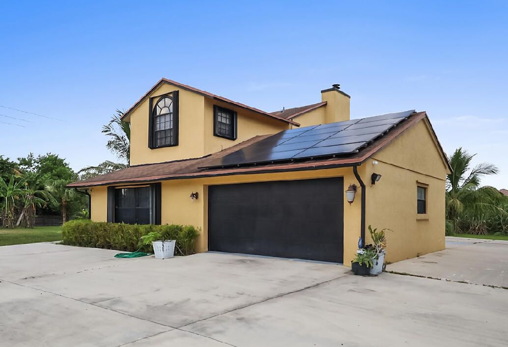 合同活跃: $675,000 (4 贝兹, 3 浴室, 2487 平方英尺)