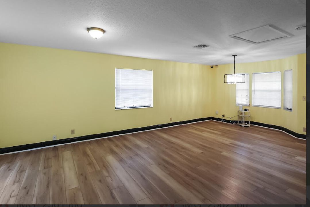 合同活跃: $675,000 (4 贝兹, 3 浴室, 2487 平方英尺)