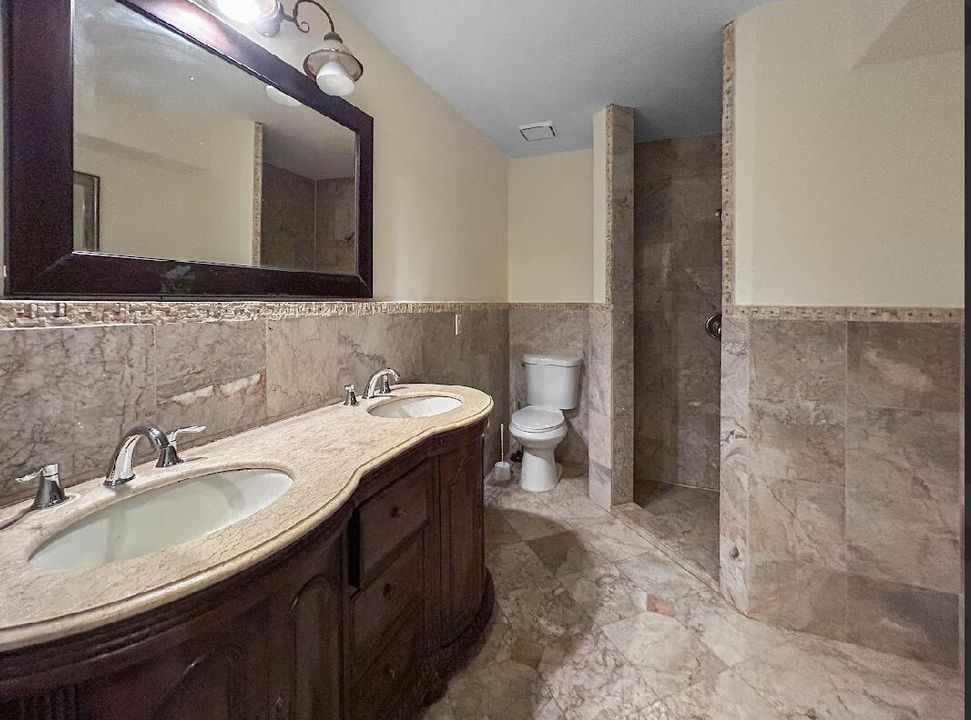 合同活跃: $675,000 (4 贝兹, 3 浴室, 2487 平方英尺)