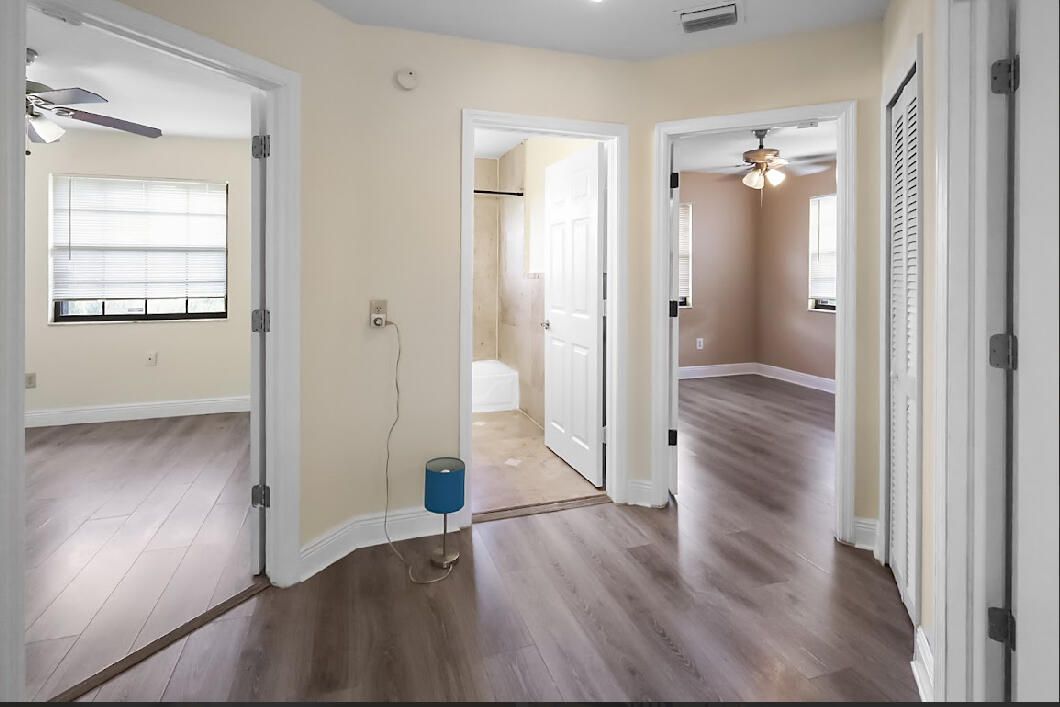 合同活跃: $675,000 (4 贝兹, 3 浴室, 2487 平方英尺)