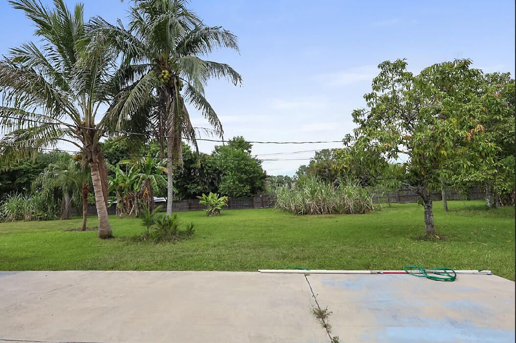 合同活跃: $675,000 (4 贝兹, 3 浴室, 2487 平方英尺)