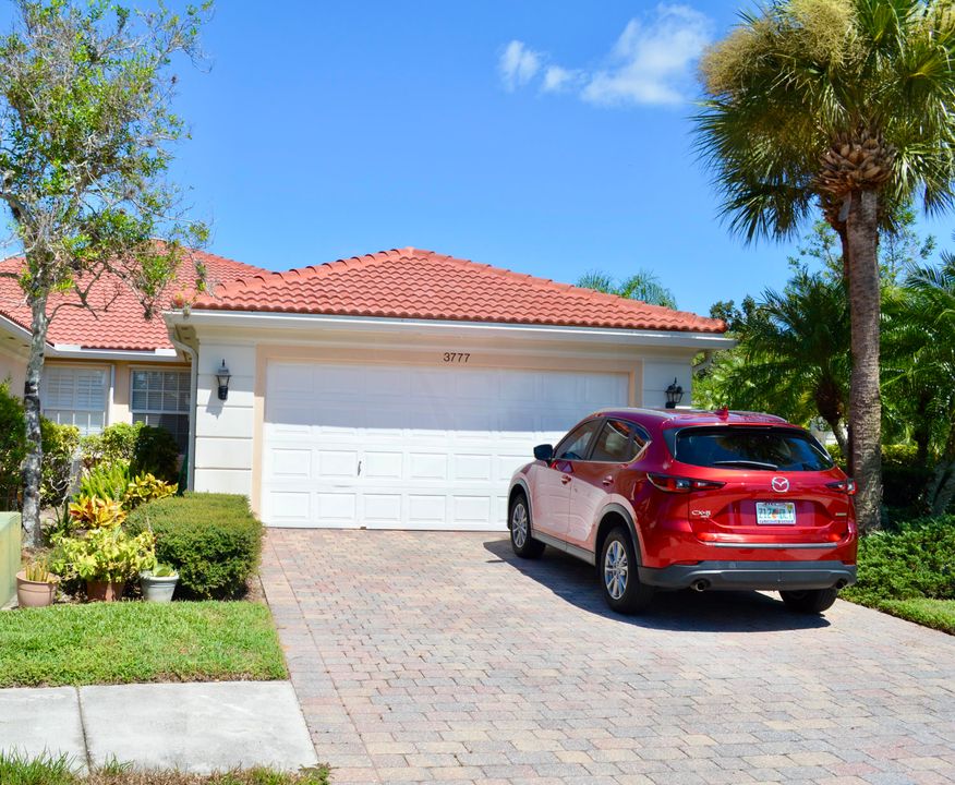 Недавно продано: $425,000 (2 спален, 2 ванн, 1680 Квадратных фут)