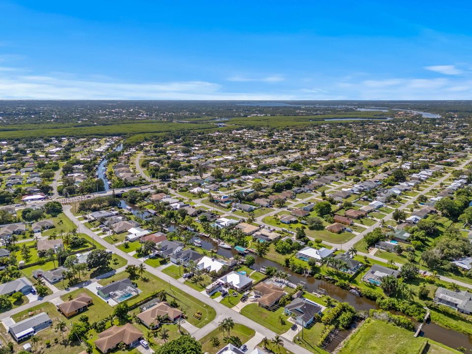 For Sale: $799,000 (4 beds, 3 baths, 2460 Square Feet)