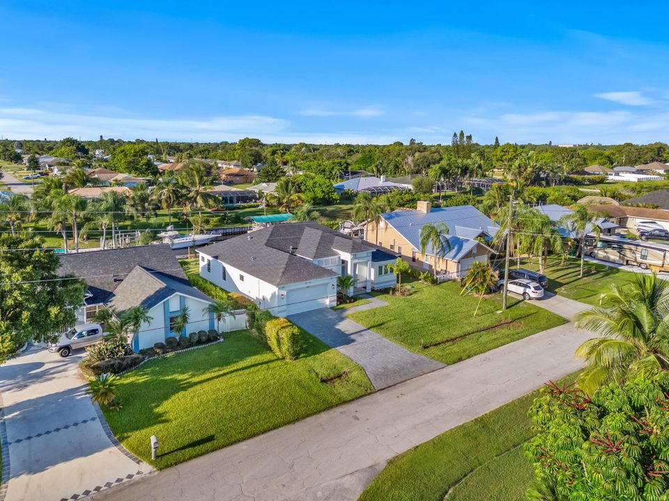 For Sale: $799,000 (4 beds, 3 baths, 2460 Square Feet)