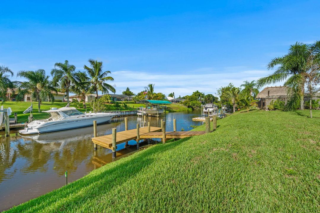 For Sale: $799,000 (4 beds, 3 baths, 2460 Square Feet)