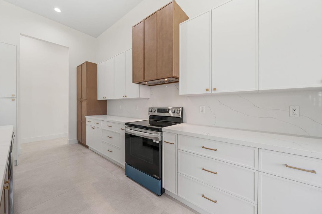 For Sale: $799,000 (4 beds, 3 baths, 2460 Square Feet)