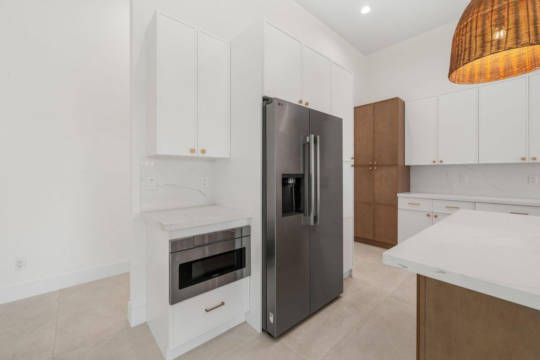 For Sale: $799,000 (4 beds, 3 baths, 2460 Square Feet)