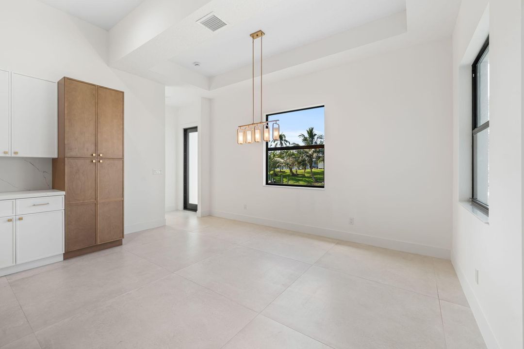 For Sale: $799,000 (4 beds, 3 baths, 2460 Square Feet)