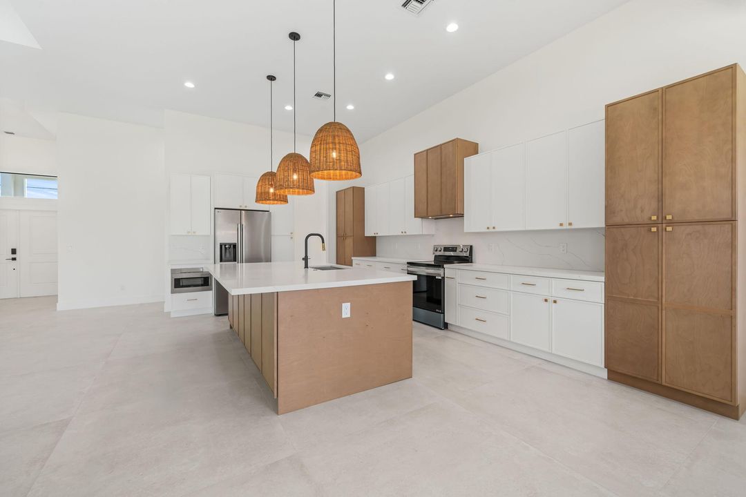 For Sale: $799,000 (4 beds, 3 baths, 2460 Square Feet)