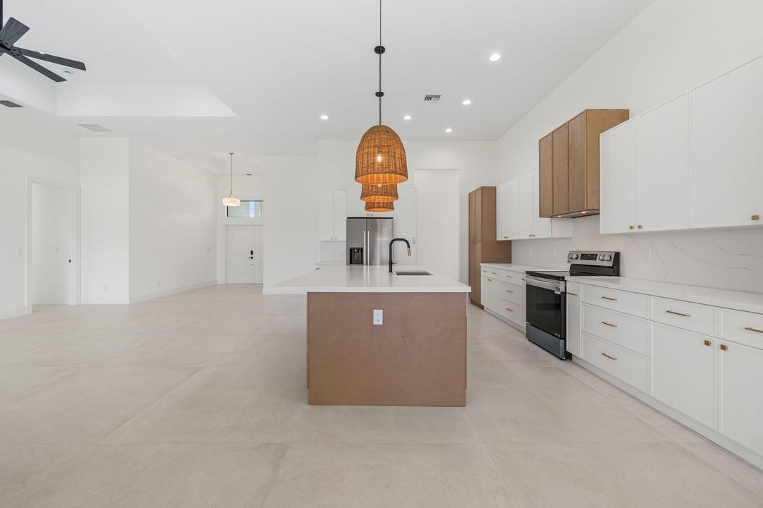 For Sale: $799,000 (4 beds, 3 baths, 2460 Square Feet)