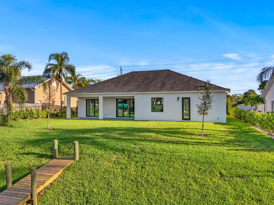 For Sale: $799,000 (4 beds, 3 baths, 2460 Square Feet)