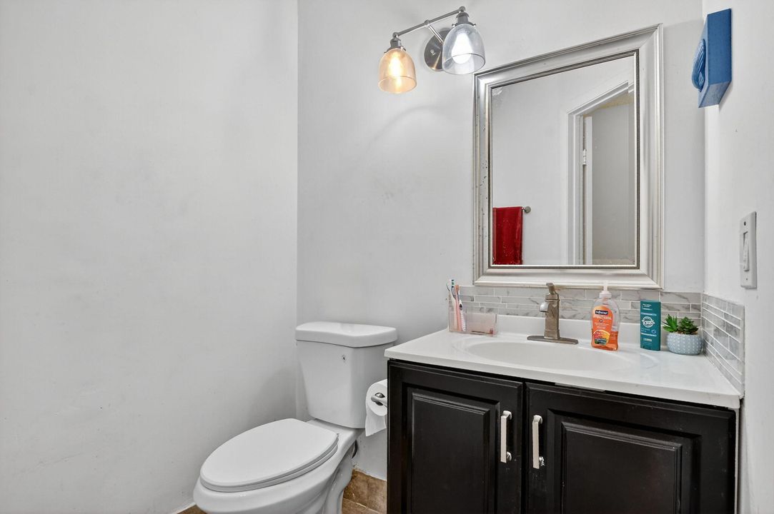 For Sale: $350,000 (2 beds, 2 baths, 1406 Square Feet)