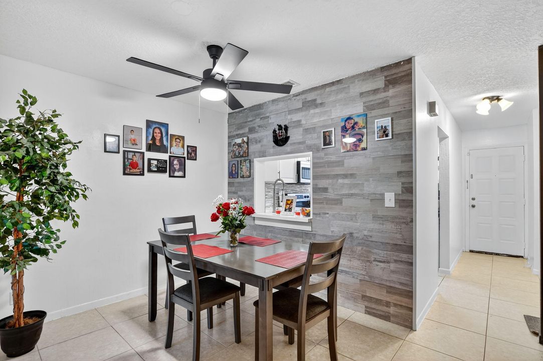 For Sale: $350,000 (2 beds, 2 baths, 1406 Square Feet)