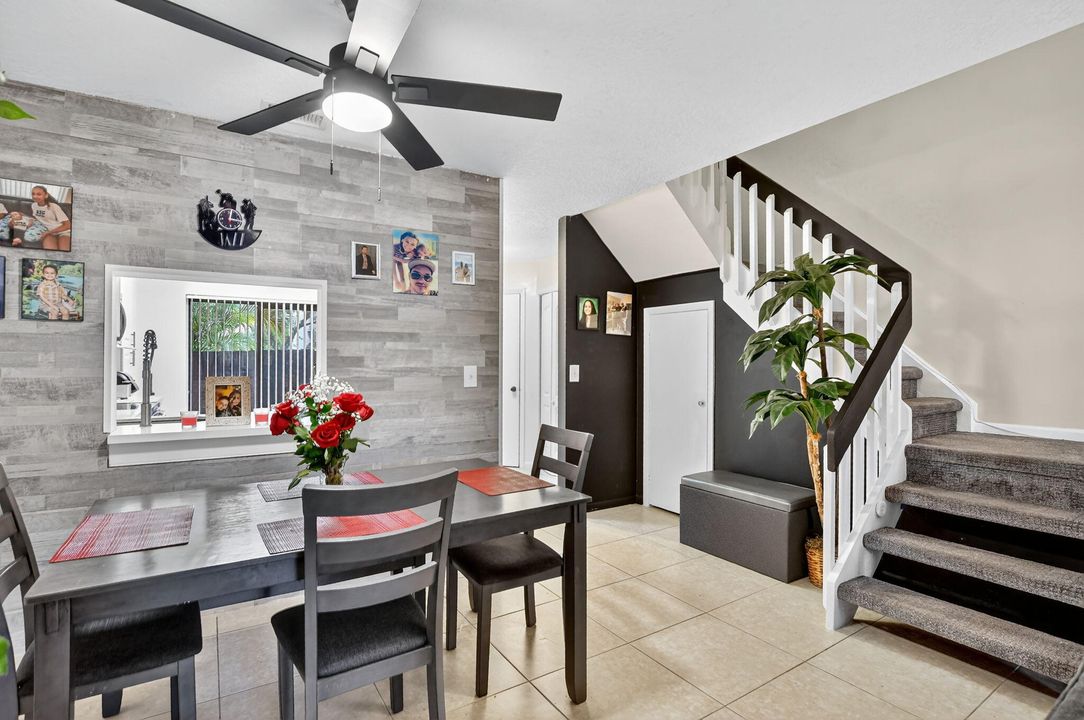 For Sale: $350,000 (2 beds, 2 baths, 1406 Square Feet)