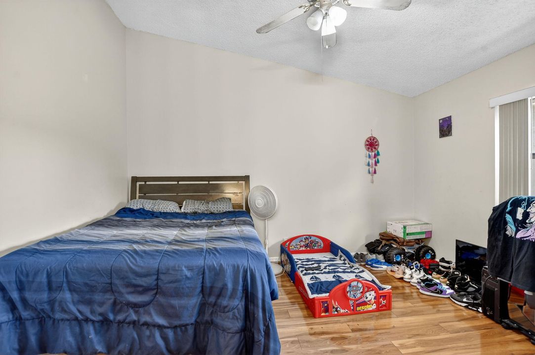 For Sale: $350,000 (2 beds, 2 baths, 1406 Square Feet)